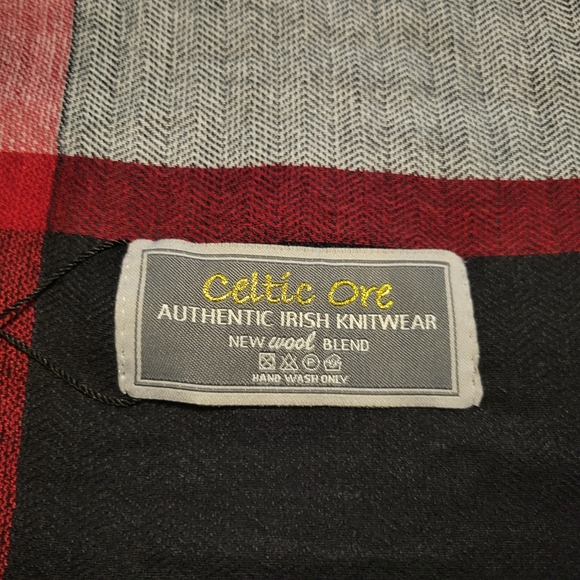 New Celtic Ore Wrap Scarf - Picture 7 of 13